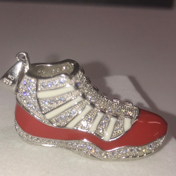 JORDAN SNEAKER NECKLACE SILVER ON 24” ROPE CHAIN - Picture 2 of 2